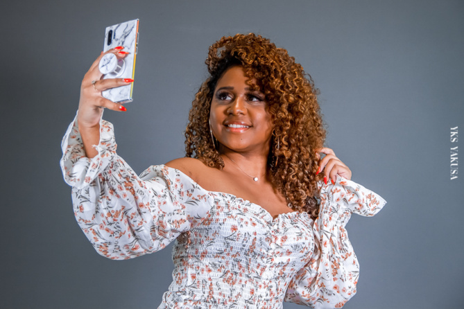 Chloé Infante Miranville : " je suis une pure kafrine de La Réunion " Chloé Infante Miranville : " je suis une pure kafrine de La Réunion "