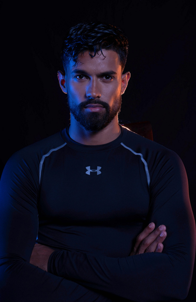 Loïc Rossetto : le beau brun ténébreux, de l'ombre à la lumière Loïc Rossetto : le beau brun ténébreux, de l'ombre à la lumière