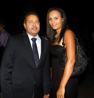 Nora Acaya  à la com’ de la CCIR