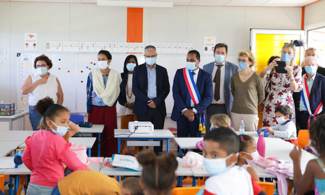 Visite des nouveaux bâtiments de l’école Peyret Forcade Visite des nouveaux bâtiments de l’école Peyret Forcade