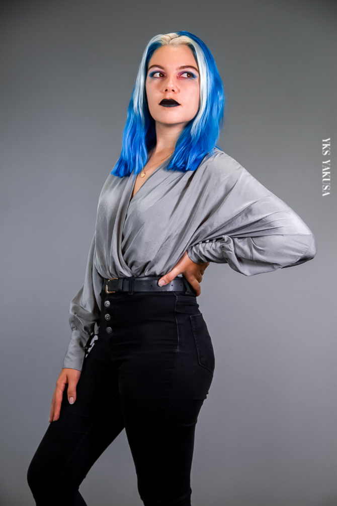 Estelle Lepinay, les cheveux bleus et alors? Estelle Lepinay, les cheveux bleus et alors?