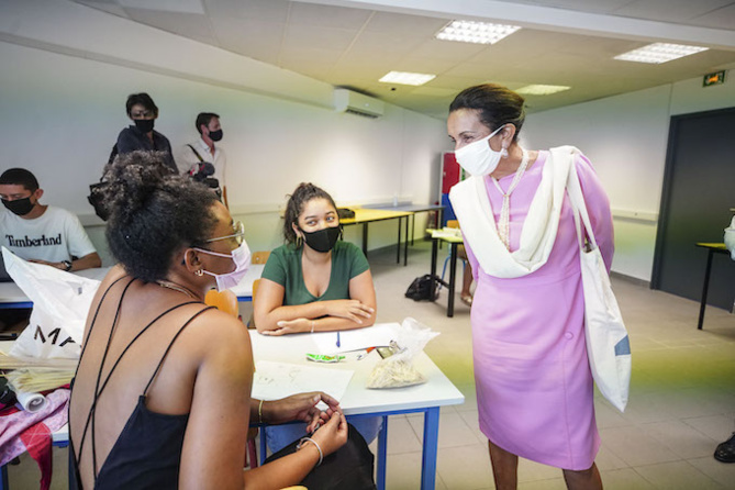 Visite de l’Ecole Nationale Supérieure d’Architecture (ENSAM) au Port Visite de l’Ecole Nationale Supérieure d’Architecture (ENSAM) au Port