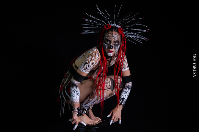 Anne-Lise, l'artiste fait son show pour Halloween Anne-Lise, l'artiste fait son show pour Halloween