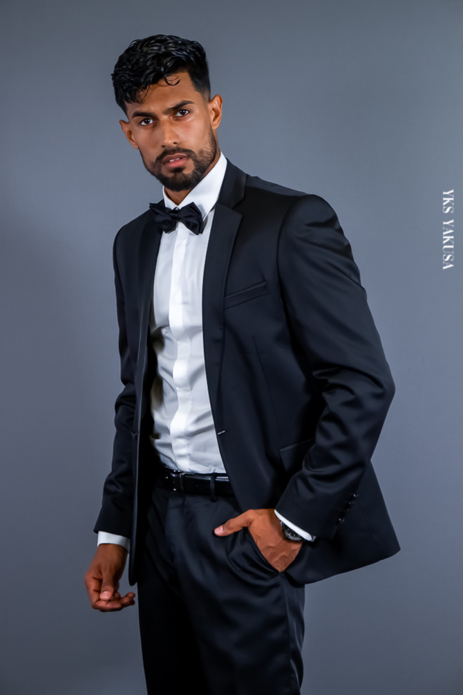 Loïc Rossetto en mode 007 ... Loïc Rossetto en mode 007 ...