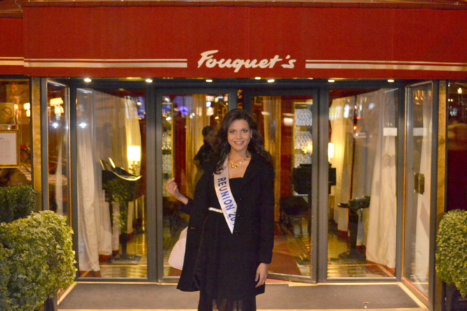 Devant le mythique Fouquet’s Devant le mythique Fouquet’s