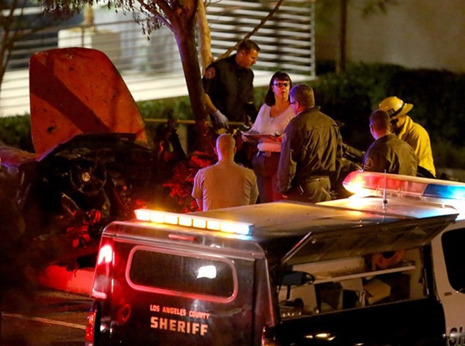 Mort de Paul Walker, Fast and Furious en deuil Mort de Paul Walker, Fast and Furious en deuil