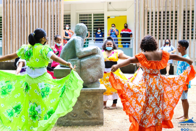 Cinquantenaire du Lycée Lislet Geoffroy 1971-2021 Cinquantenaire du Lycée Lislet Geoffroy 1971-2021