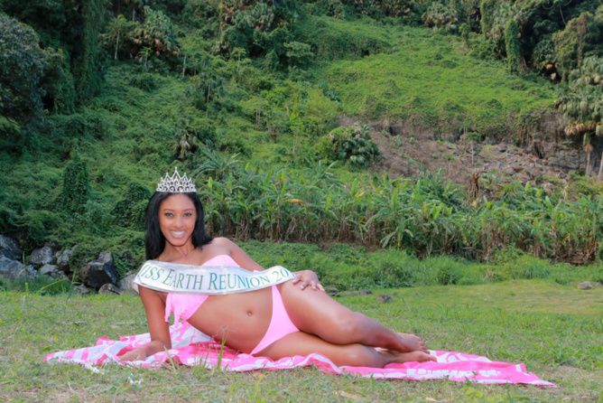 Ses loisirs? «Mes amis, le cinéma, la plage et j'adore les animaux» dit-elle Ses loisirs? «Mes amis, le cinéma, la plage et j'adore les animaux» dit-elle