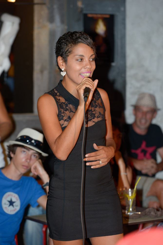 Miss Réunion au Vernissage "Tout Feu, Tout Femme" Miss Réunion au Vernissage "Tout Feu, Tout Femme"