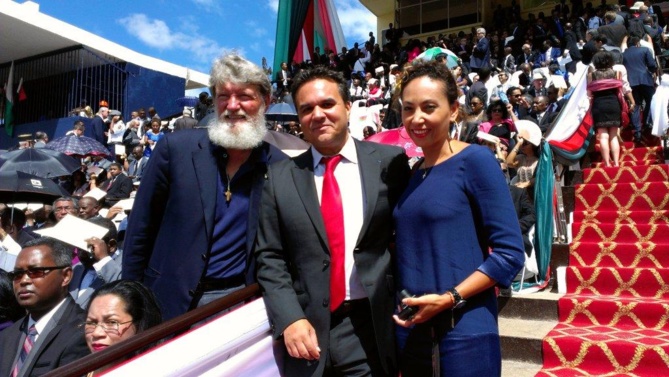 Le Père Pedro avec Corine et Didier Robert Le Père Pedro avec Corine et Didier Robert