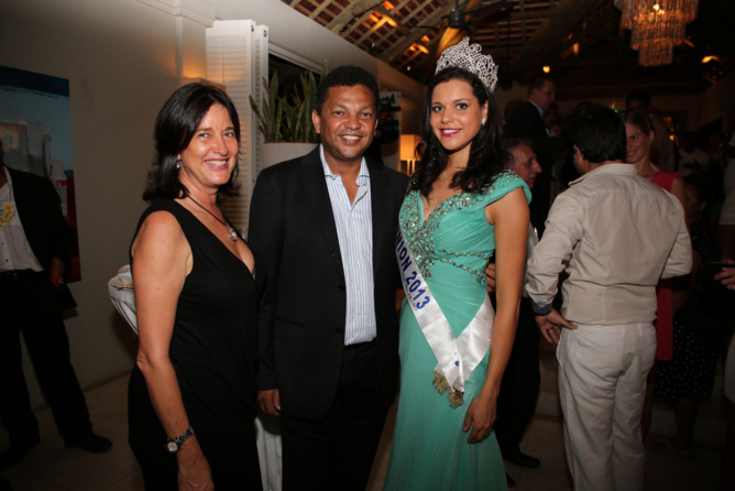 Irene Legris de British Airways,  Robert Desvaux, et Miss Réunion