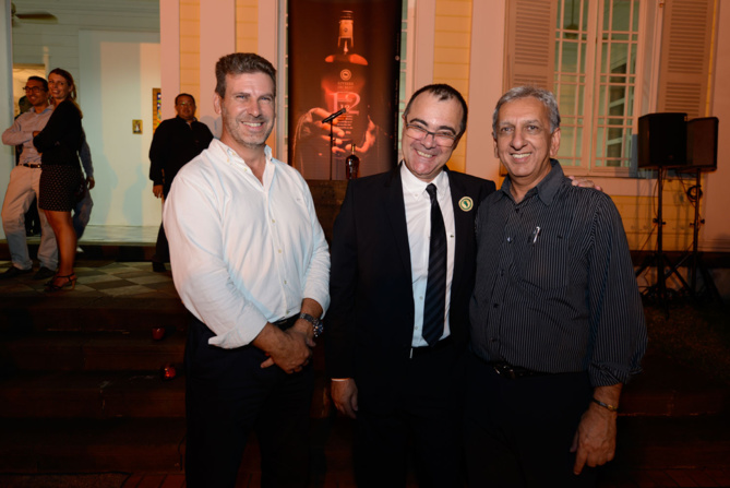 Gilles Couapel, PDG de Domeau, Frédéric Auché, et Aziz Patel de 7 Magazine Gilles Couapel, PDG de Domeau, Frédéric Auché, et Aziz Patel de 7 Magazine