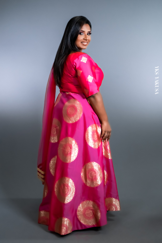 Anaïs Jibassia : " Puttandou Vajtoukel " à toute la communauté Tamoule de La Réunion Anaïs Jibassia : " Puttandou Vajtoukel " à toute la communauté Tamoule de La Réunion