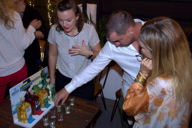 Isautier présente en toute convivialité "La Fresque de La Réunion", sa nouvelle gamme Isautier présente en toute convivialité "La Fresque de La Réunion", sa nouvelle gamme