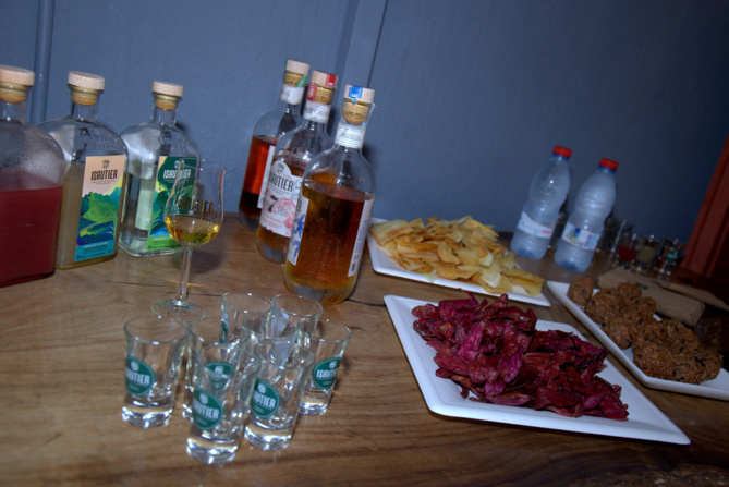 Isautier présente en toute convivialité "La Fresque de La Réunion", sa nouvelle gamme Isautier présente en toute convivialité "La Fresque de La Réunion", sa nouvelle gamme