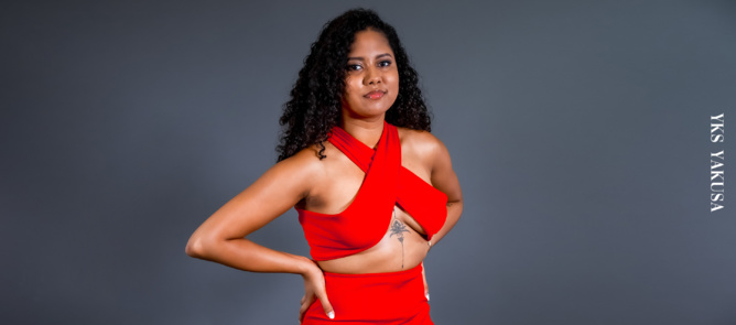 Julie Ycard: " la Pole Dance n'a rien de vulgaire, c'est juste de la gymnastique verticale " Julie Ycard: " la Pole Dance n'a rien de vulgaire, c'est juste de la gymnastique verticale "