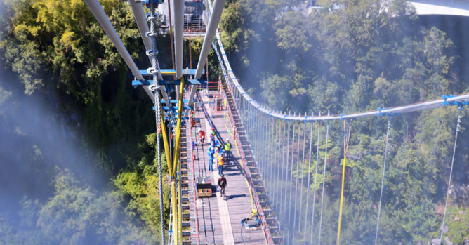 Visite de chantier du Pont suspendu de la Rivière de l’Est Visite de chantier du Pont suspendu de la Rivière de l’Est