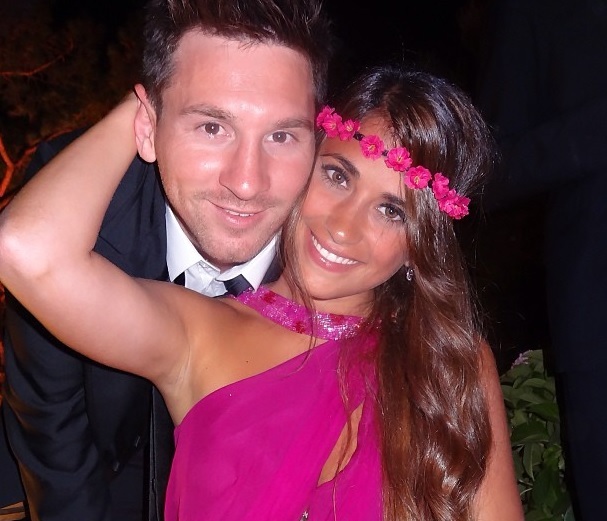 Antonella Roccuzzo, jamais sans son compagnon, l'attaquant argentin, Lionel Messi.