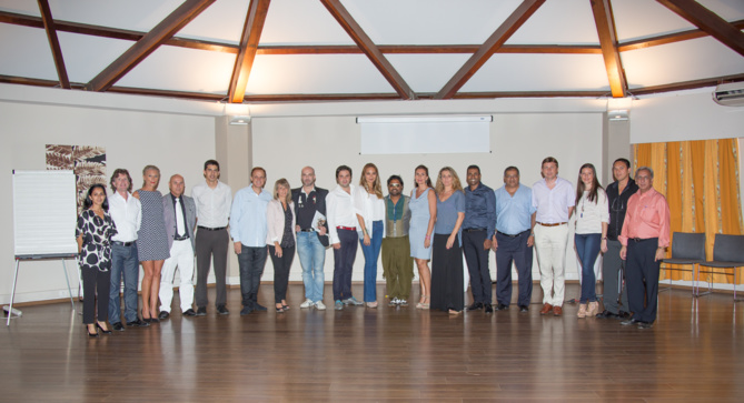 Le jury...20 membres entourés par Amida Hussein-Ghanty et Aziz Patel Le jury...20 membres entourés par Amida Hussein-Ghanty et Aziz Patel