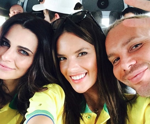 Alessandra Anbrosio et Gisele Bunchen: les bombes brésiliennes supportent leur équipe !