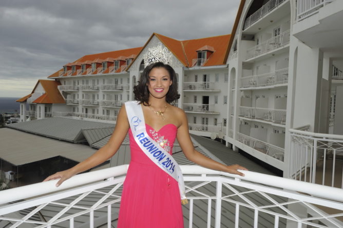 Miss Réunion 2014 rayonne, malgré le temps maussade.