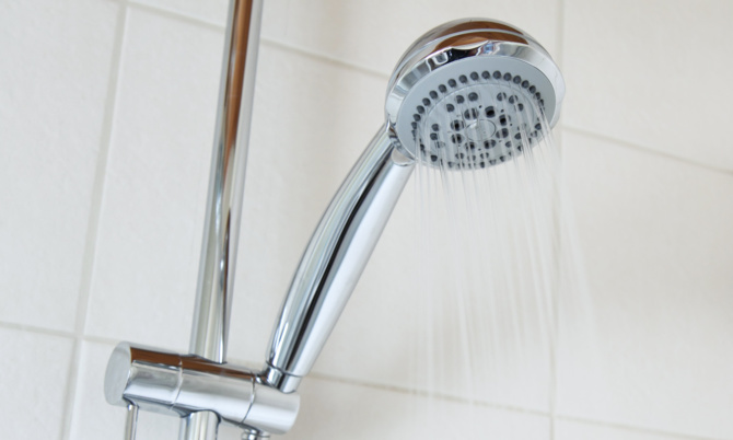 L'adolescente meurt électrocutée par sa télévision L'adolescente meurt électrocutée par sa télévision