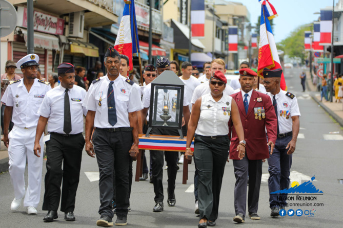 Cérémonie d’accueil de la Flamme du Soldat inconnu - Saint-Benoît Cérémonie d’accueil de la Flamme du Soldat inconnu - Saint-Benoît