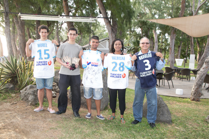 L'Olympique de Marseille et OM Attitude qui ont reçu à deux reprises les enfants parrainés par l'association saint-pauloise, sont toujours au cœur des opérations de 1000 Sourires.