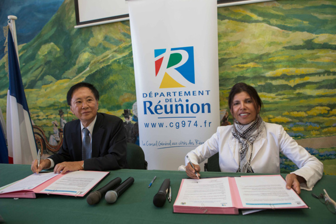 Signature d'un protocole d'accord entre le Conseil Général et la Mairie du Tampon