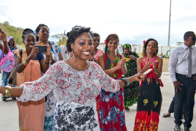 Accueil en dansant... Accueil en dansant...