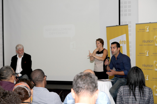 Benjamin Morel (à droite), directeur d'Antenne lors de la conférence de presse