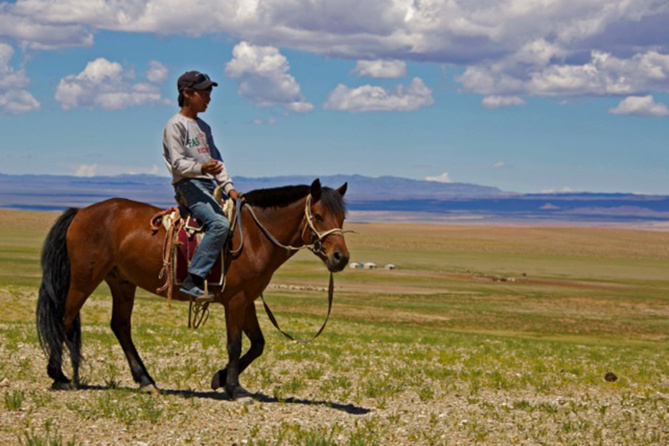 Zone Australe sur Antenne Réunion. <br>Mongolie: Voyage Solidaire de Motoland Aventure Zone Australe sur Antenne Réunion. <br>Mongolie: Voyage Solidaire de Motoland Aventure