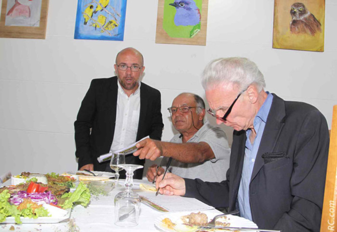 En connaisseur, le maire de Cilaos Paul Franco Técher attribue ses notes... En connaisseur, le maire de Cilaos Paul Franco Técher attribue ses notes...