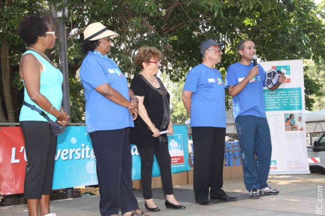 Le discours des officiels pour féliciter tous les participants Le discours des officiels pour féliciter tous les participants