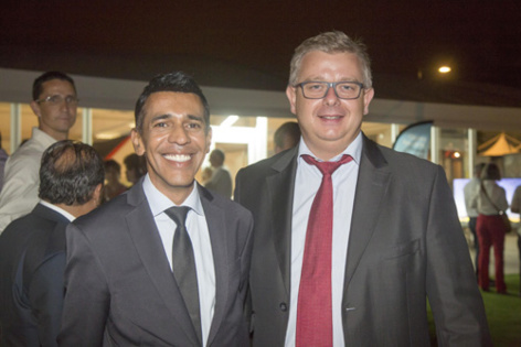 Younous Omarjee, député européen, et Frédéric Cormerois, directeur régional Bred Banque Populaire Younous Omarjee, député européen, et Frédéric Cormerois, directeur régional Bred Banque Populaire