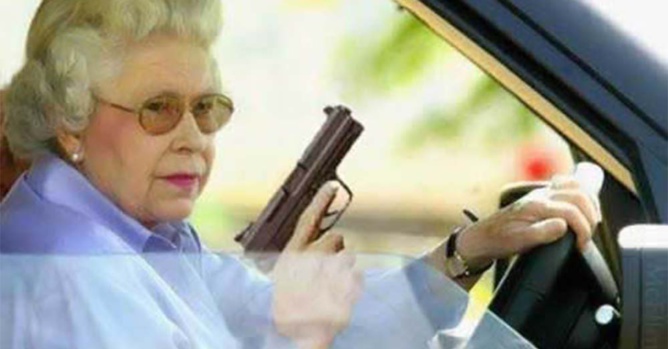 Old Lady With Gun Template mème sur imgflip
