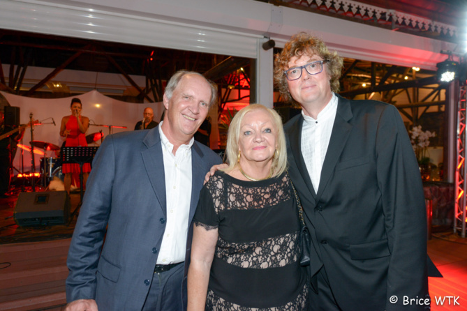 Madame Aude entre Bertrand Guillot et Eric Bouquillon, directeur régional d'Orange Madame Aude entre Bertrand Guillot et Eric Bouquillon, directeur régional d'Orange