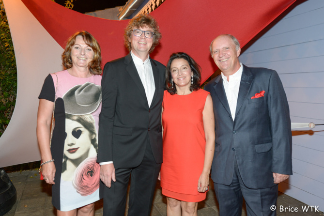 Isabelle et Eric Bouquillon, Elisabeth et Bertrand Guillot Isabelle et Eric Bouquillon, Elisabeth et Bertrand Guillot