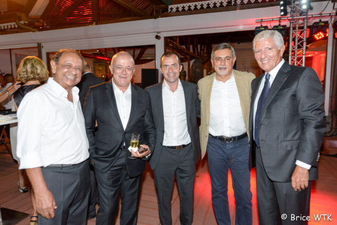 Abdé-Aly Goulamaly, Jean-Michel Hégésippe, Yann de Prince, Youssouf Mohamed et Jean-Pierre Haggai Abdé-Aly Goulamaly, Jean-Michel Hégésippe, Yann de Prince, Youssouf Mohamed et Jean-Pierre Haggai