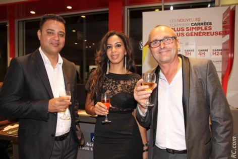 Joël Fontaine, directeur Mobiles Réunion, Jean-Pierre Moreau et son épouse (de 21° Sud) Joël Fontaine, directeur Mobiles Réunion, Jean-Pierre Moreau et son épouse (de 21° Sud)