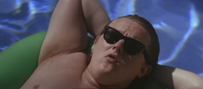 Atteint du syndrome de Tourette, Lewis Capaldi songe à mettre fin à sa carrière Atteint du syndrome de Tourette, Lewis Capaldi songe à mettre fin à sa carrière