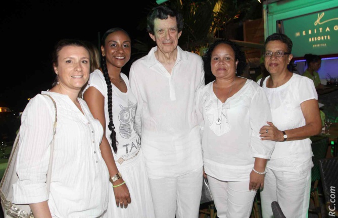 Nicole Alphonsine et Nathalie Piemont, Jean Yves Nourry  Karine Félicité de Thomas Cook Le Port, et Sophie Villeneuve, animatrice coordinatrice réseau Thomas Cook