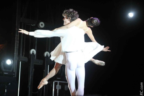 Biennale de Danse <br>à Saint-Pierre <br>Du spectacle dans les rues Biennale de Danse <br>à Saint-Pierre <br>Du spectacle dans les rues