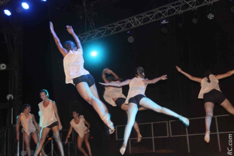 Biennale de Danse <br>à Saint-Pierre <br>Du spectacle dans les rues Biennale de Danse <br>à Saint-Pierre <br>Du spectacle dans les rues