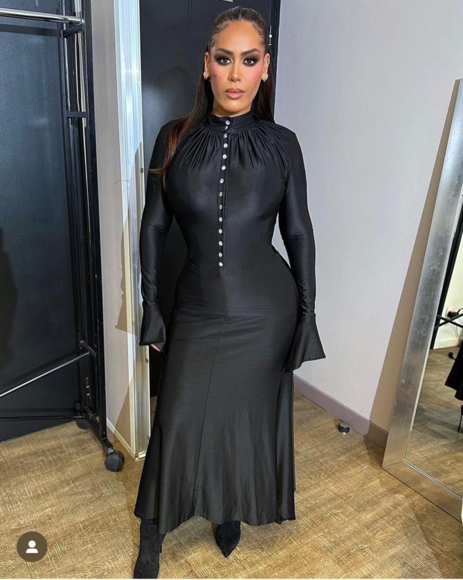 Amel Bent répond aux critiques sur son poids émises durant The Voice. Amel Bent répond aux critiques sur son poids émises durant The Voice.