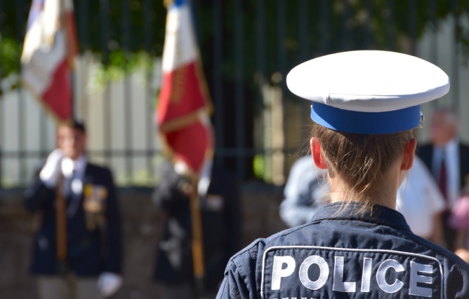 Violences conjugales: une policière condamnée à dix mois de prison avec sursis. Violences conjugales: une policière condamnée à dix mois de prison avec sursis.