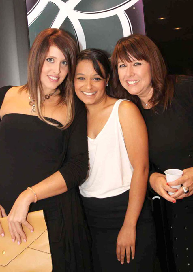 Laëtitia Castellanos, coiffeuse à Authentic Désir, Florence Assani et Mari Castellanos gérante de Authentic Désir à Saint-Leu Laëtitia Castellanos, coiffeuse à Authentic Désir, Florence Assani et Mari Castellanos gérante de Authentic Désir à Saint-Leu