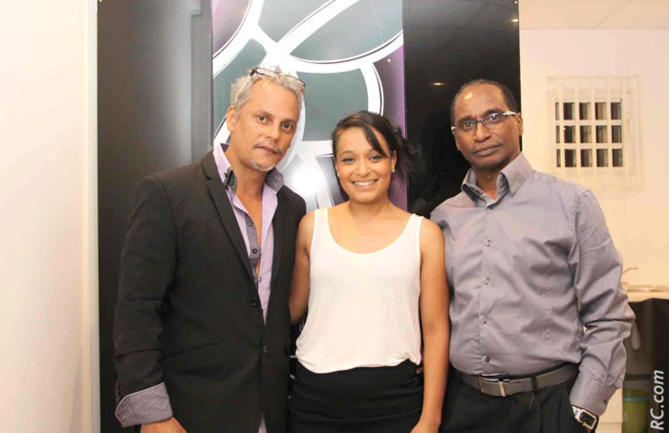 Félix Manent, directeur artistique de Espace Coiffure Formation à Saint-Louis, Florence Assani et Eric Assani Félix Manent, directeur artistique de Espace Coiffure Formation à Saint-Louis, Florence Assani et Eric Assani