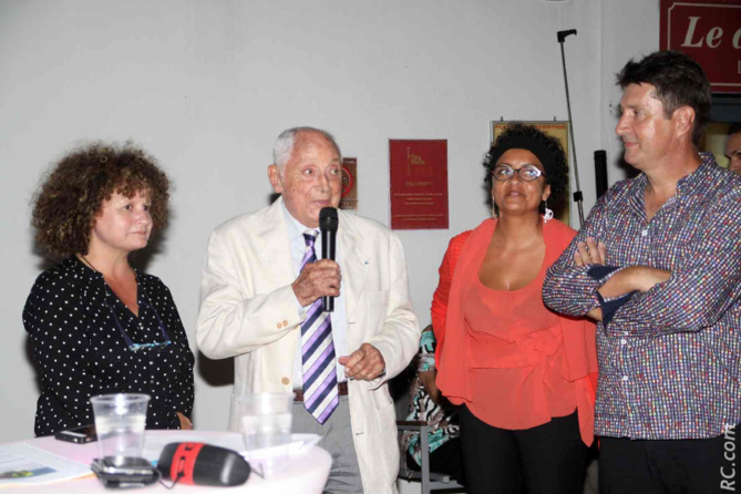 Isabelle Paris Grosset, Jean Marie Dupuis, Dominique Payet, et Bruno Sausseau Isabelle Paris Grosset, Jean Marie Dupuis, Dominique Payet, et Bruno Sausseau