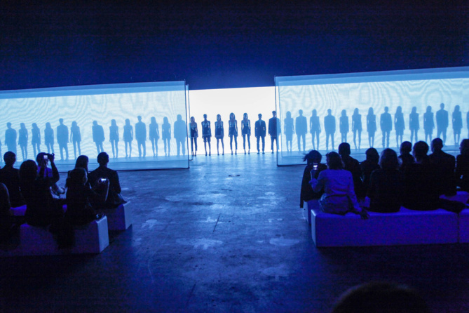 Ils son tous là, garçons et filles. Jade Ethève, notre réunionnaise est quasi au centre à droite Ils son tous là, garçons et filles. Jade Ethève, notre réunionnaise est quasi au centre à droite